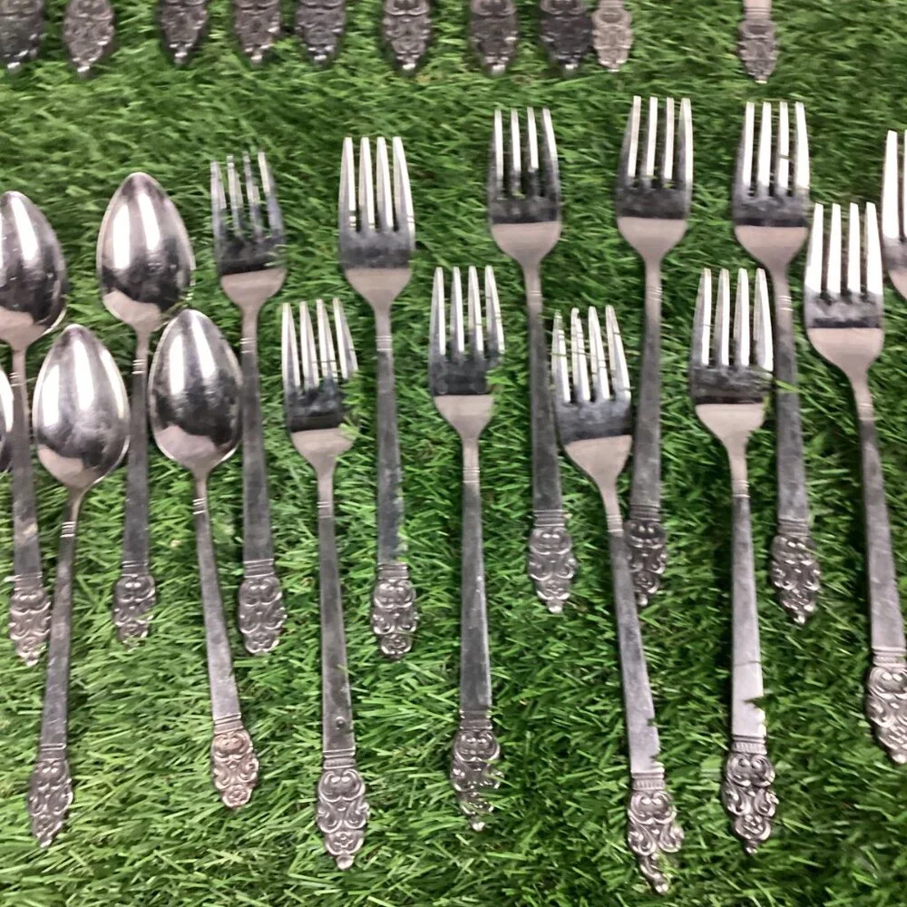 Oneida Vineland Stainless Steel Flatware Set of 8 +